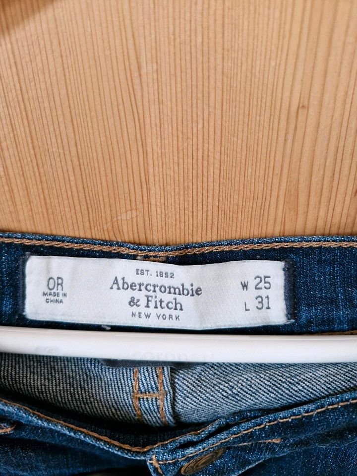 Hose Jeans Abercrombie & Fitch  perfect stretch Gr.  Xxs? W25 L31 in Hattersheim am Main