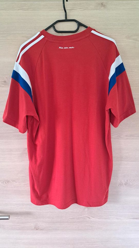 FC Bayern München Trainingsshirt 12/13 in Chamerau