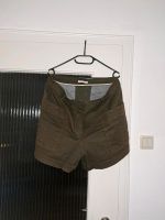 Esprit Shorts olive grün mit aufgesetzten Taschen Gr 44 Düsseldorf - Flingern Nord Vorschau