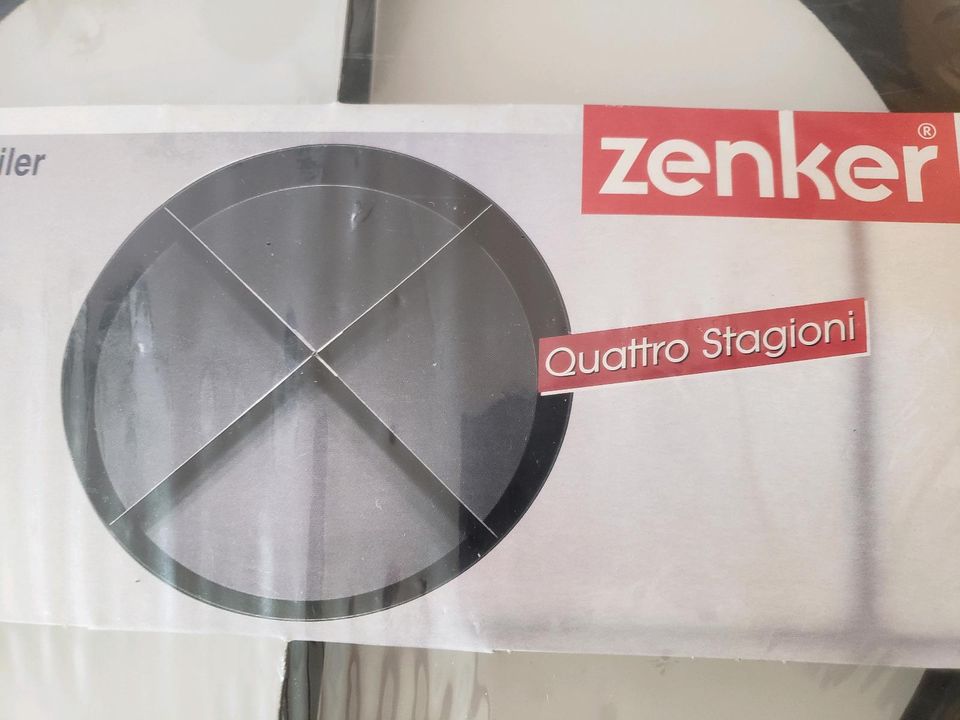 2 Zenker Pizzaform NEU 30cm Antihaftbeschichtung mit Teiler in Heek