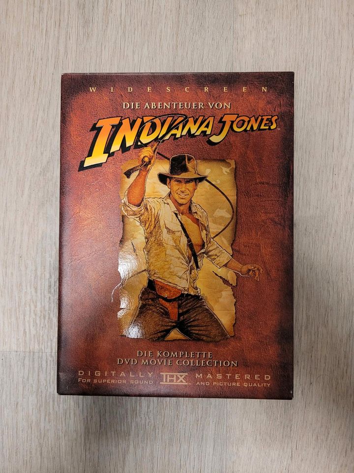 Indiana Jones komplette DVD Kollektion in Staufenberg