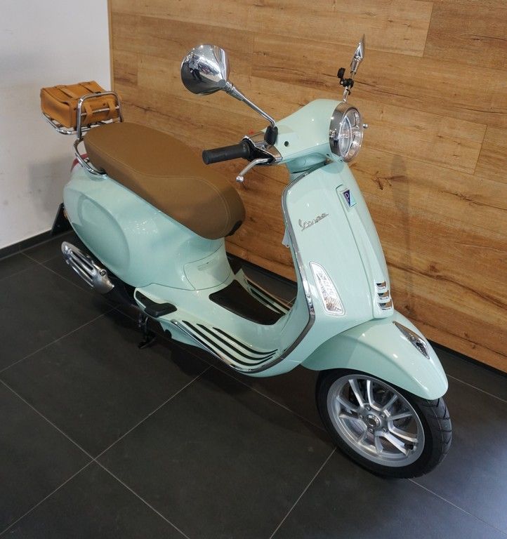 Vespa Primavera 125 / Neuwertig ! in Winhöring