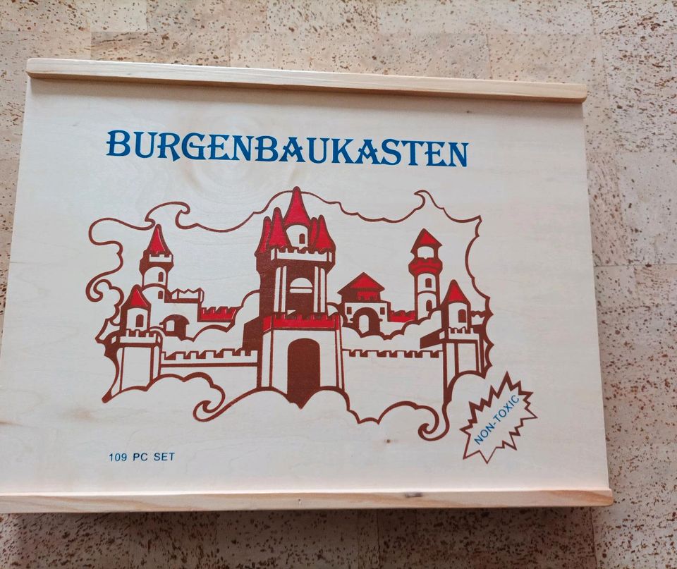 Burgbaukasten Holz in Marienmünster