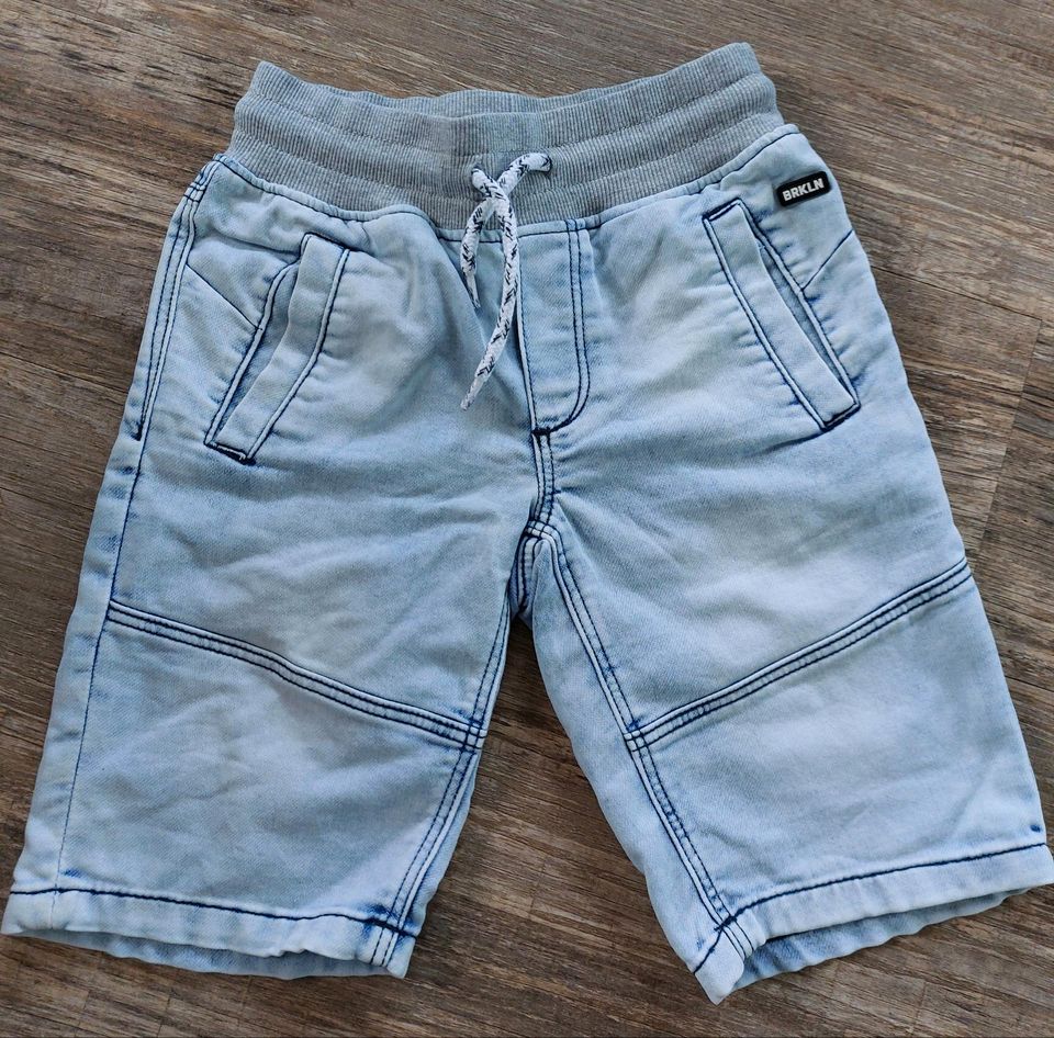 ❤️inkl. Versand ❤️Jeans Shorts kurze Hose Gr. 134 Gummizug in Kirchberg