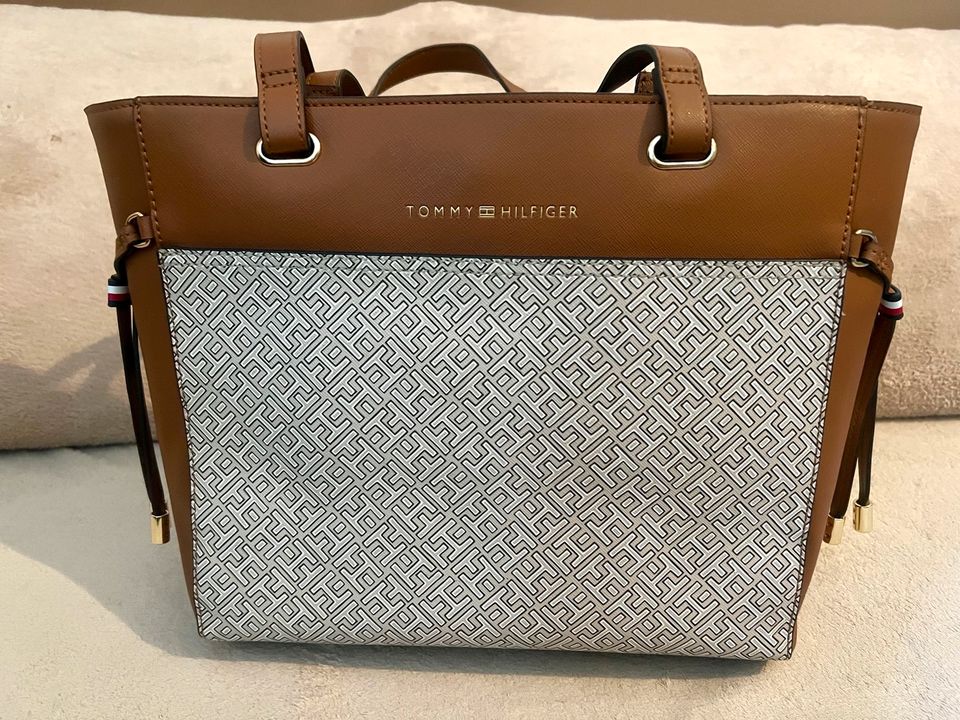 Tommy Hilfiger Tasche Tote neu mit Etikett in Ascheberg