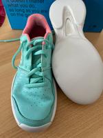 Hallen Teppich Schuhe Tennis helle Sohle Hessen - Wehrheim Vorschau