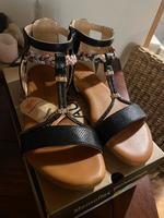 Sandalen, Riemchensandalen, schwarz, rosa, strass, 40 Niedersachsen - Berumbur Vorschau