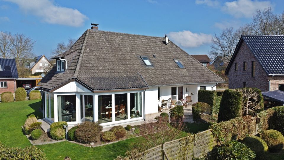 Elegantes, weißes Anwesen mit Einliegerwohnung in Schwabstedt an der Treene in Schwabstedt