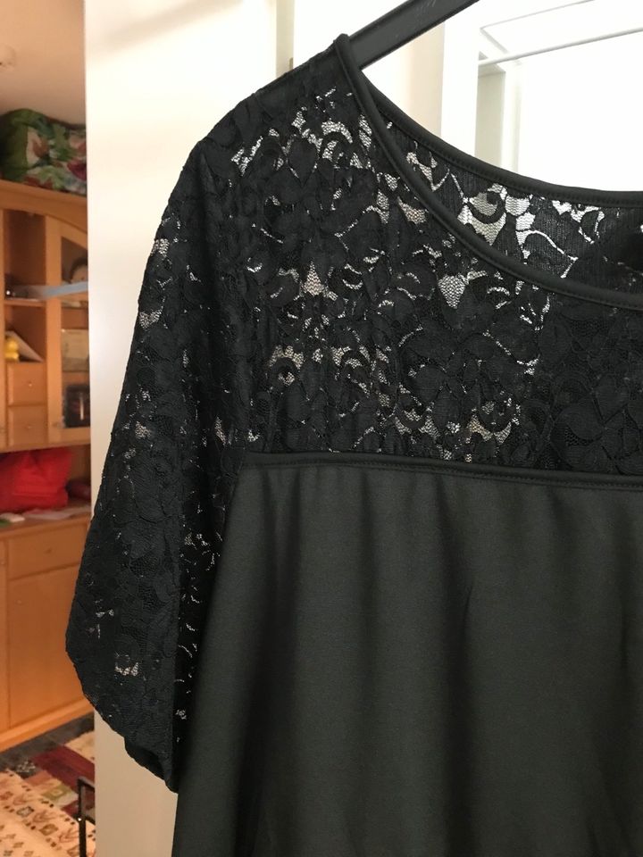 Wunderschönes neues Gothic Spitzenkleid Größe 50 schwarz Damen in Stuttgart
