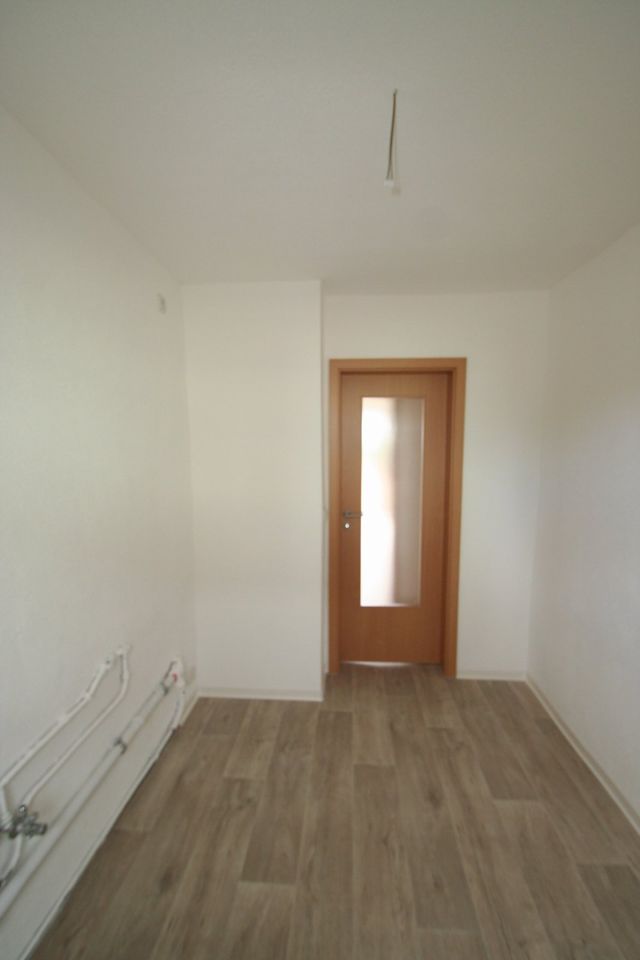 Neu sanierte Wohnung in ruhiger Siedlung!!! in Oberlungwitz