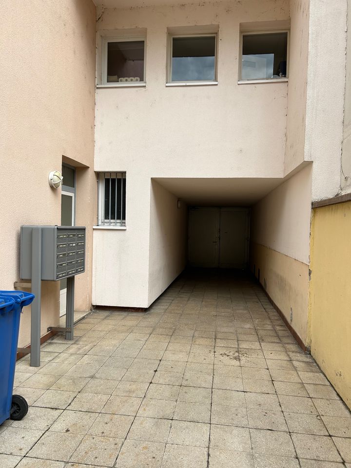 Neu sanierte 1 Zimmerwohnung mit 2 Balkone ( ohne Einbauküche) in Ludwigshafen