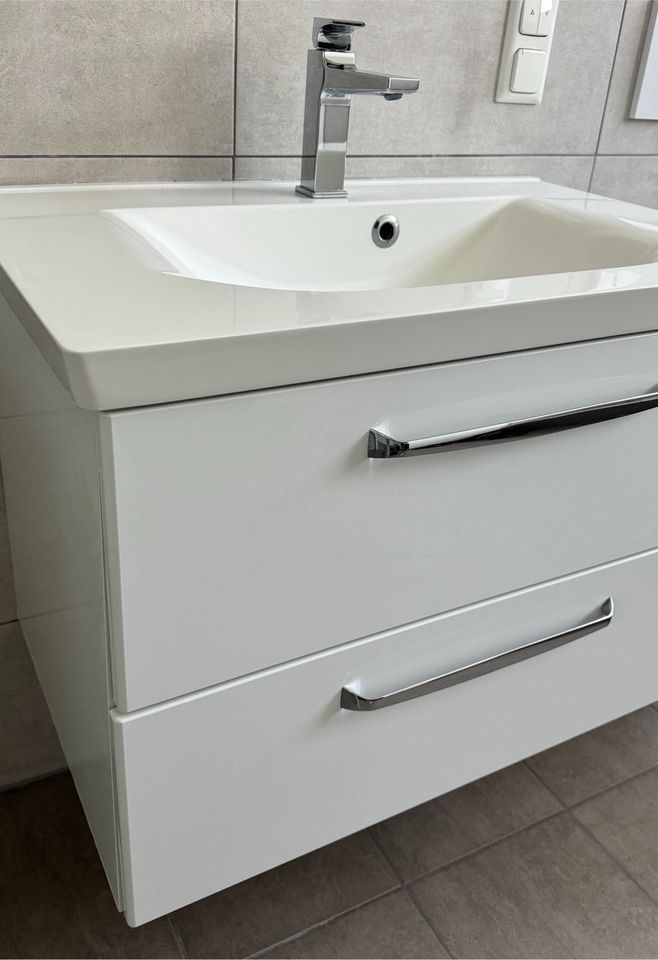 Badezimmerunterschrank mit Waschbecken weiß in Worms