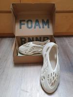 Foam Runner Yeezy ararat 42 (fällt groß aus) Kreis Pinneberg - Wedel Vorschau