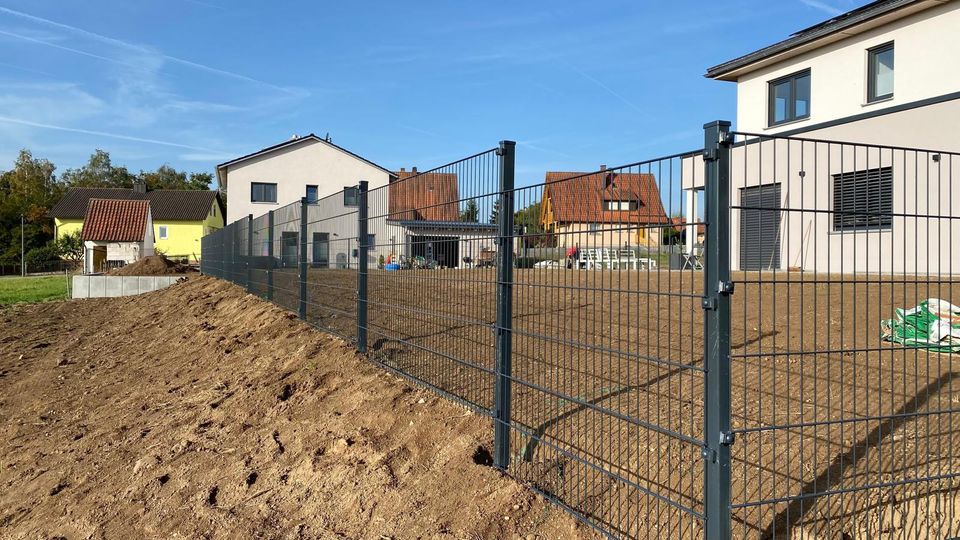 CITY ZAUN Zaunbau Hochwertige Zäune Doppelstabmattenzaun Premiumzaun 6/5/6 8/6/8 Doppelstabmatten Sichtschutzzaun Gartenzaun Metallzaun Zauntor Tor Pforte Zaunpforte Montage Sichtschutz Zaunmontage in Berlin