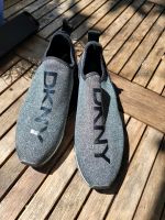 Slip in runner Sneakers von DKNY silber Nordrhein-Westfalen - Pulheim Vorschau
