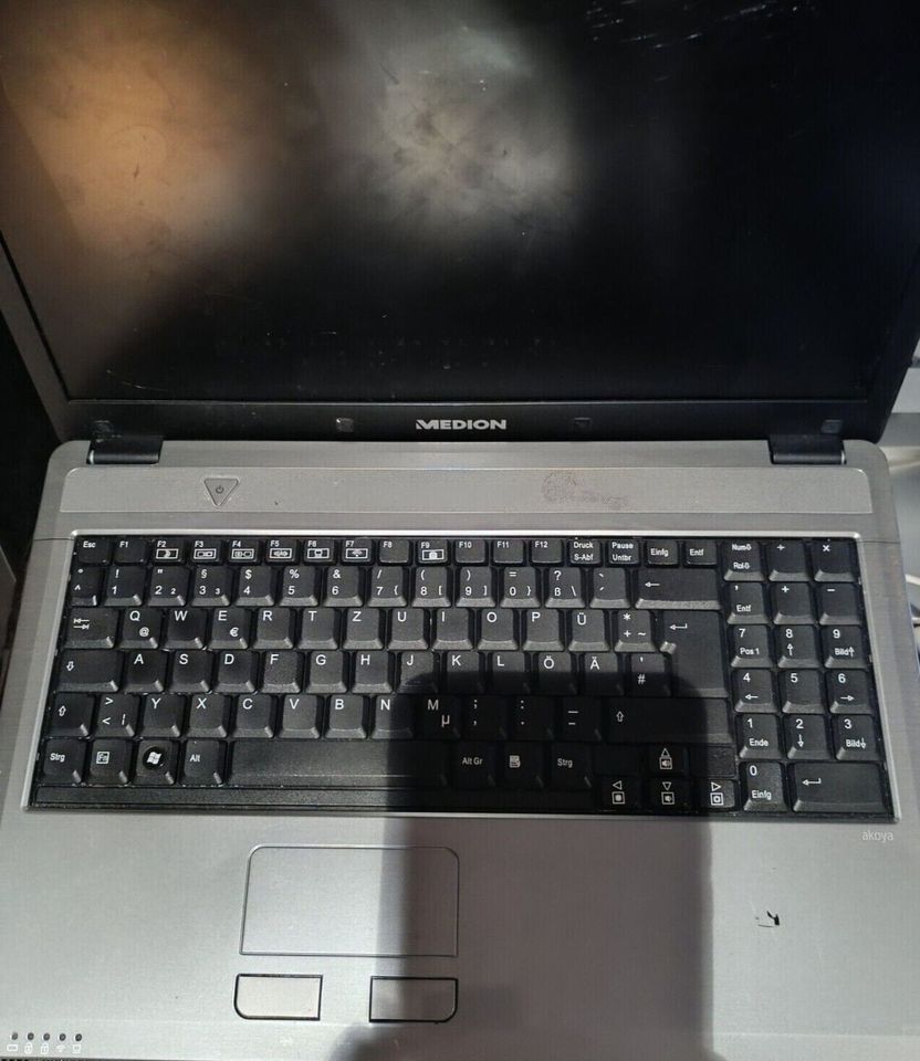 Medion Akoya MD97440 16 Zoll Laptop ohne RAM, HDD, Akku - defekt in Dresden