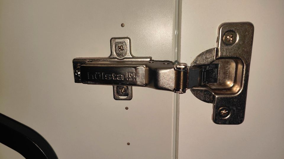 Kleiderschrank gehobene Qualität in perfektem Zustand von Hülsta in Eching (Kr Freising)