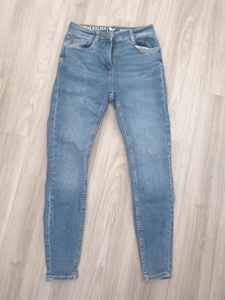 Jeans/Hose von Jonas Nielsen in Kaltenkirchen