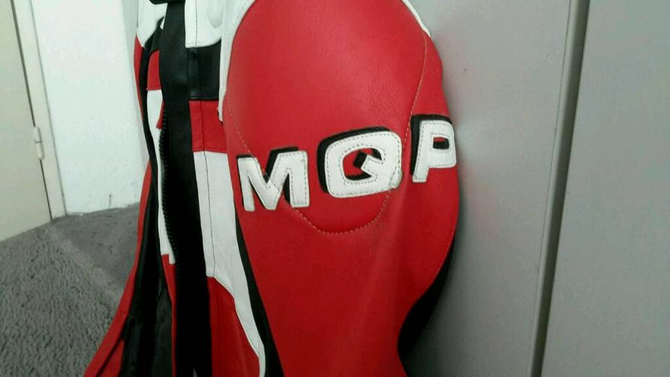 Lederjacke Motorrad MQP rot schwarz weiß in Berg