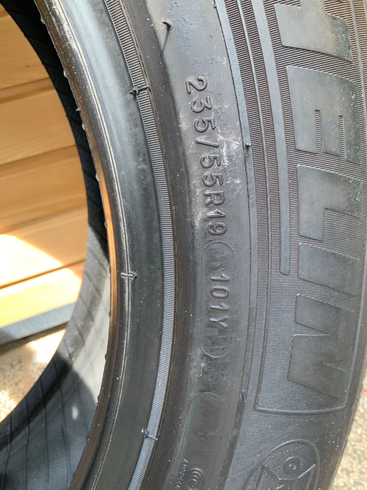 Autoreifen SUV Michelin 235/55 R19 und 255/50R19 in Reinbek