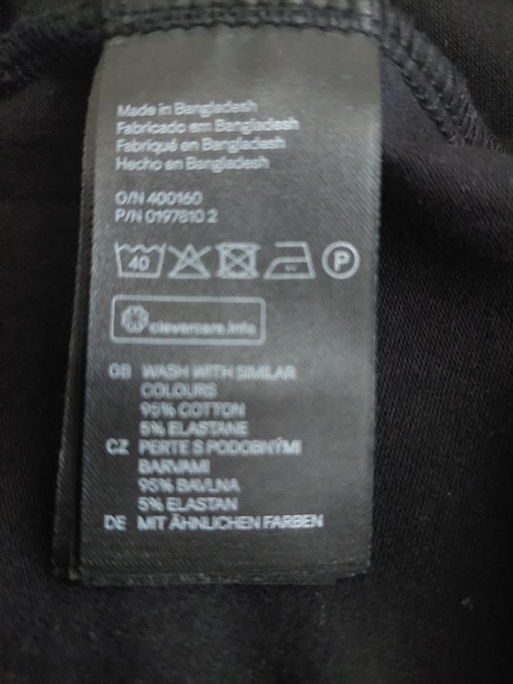 NEU: Gr. M SCHWARZ T-Shirt Unterzieh Shirt 95 % Baumwolle in Hamburg