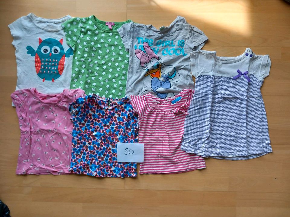 6 T-Shirts/Tops + 1 Shirtkleid/Kleid als Set 80 + 80/86 Mädchen in Waldkirch