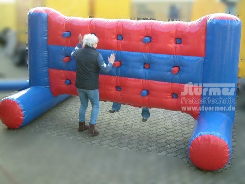 Action Wall mieten, Reaktionsspiel, Attraktion für Veranstaltung in Saarwellingen