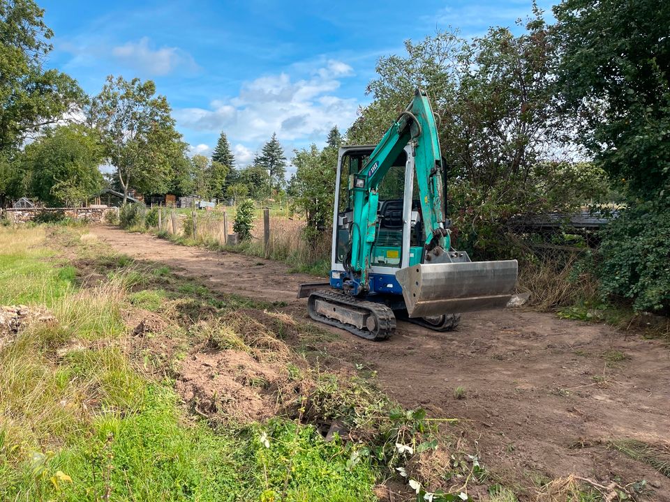 Erdarbeiten,Schachtarbeiten,Bagger,Grundstück,Garten,Neubau in Beilrode