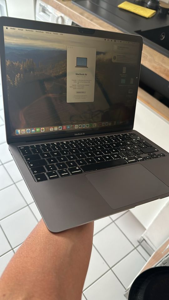 MacBook Air 13“ 2020, Retina Display, 256GB, Privacy Folie in Köln