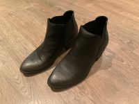 Neue schicke Damen Stiefel Stiefeletten in schwarz Gr. 36 Rheinland-Pfalz - Dichtelbach Vorschau
