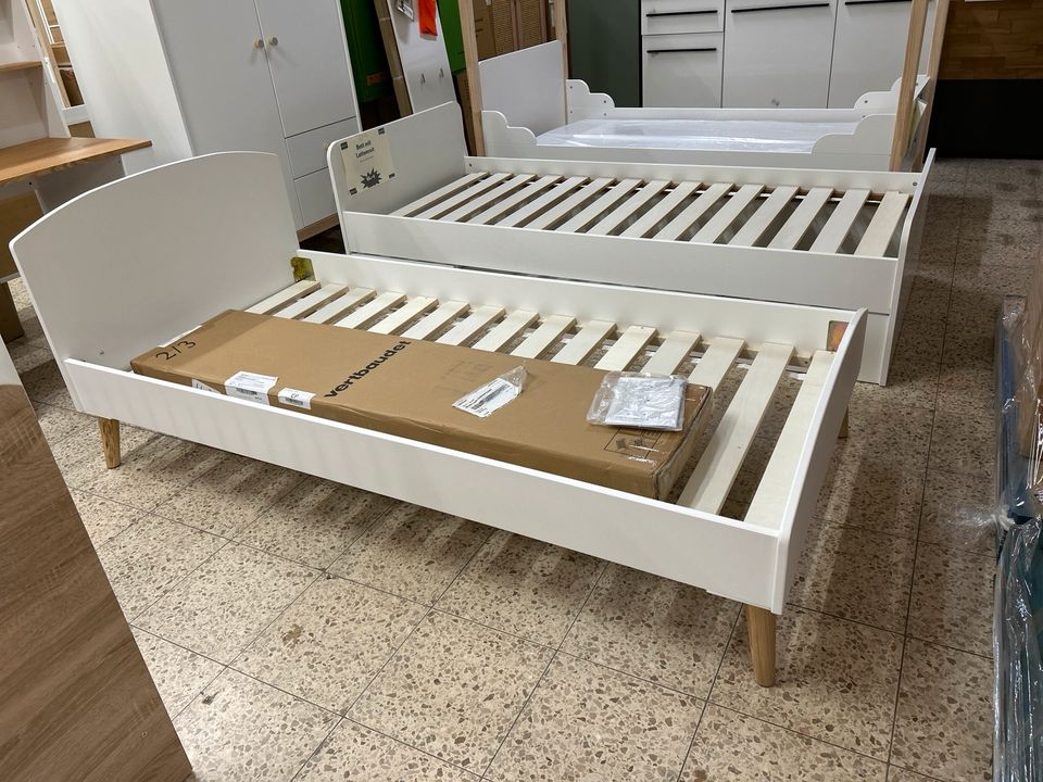 Bett Kinderbett Lattenrost Kinderzimmer Schlafzimmer Möbel UVP279 in Schwalmstadt