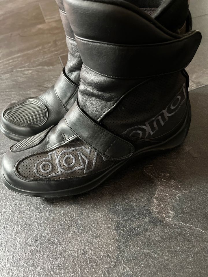 Motorradstiefel für Damen in Mechernich