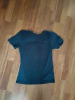 Tommy Hilfiger t shirt 152 sehr guter Zustand Nordrhein-Westfalen - Gronau (Westfalen) Vorschau