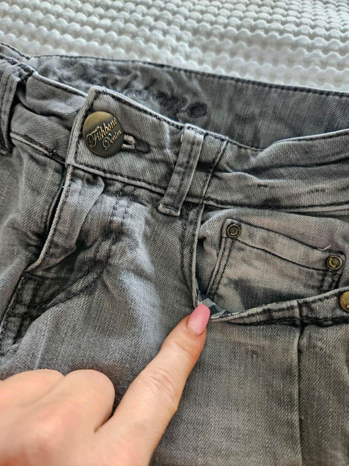 High waist röhrenjeans, fishbone, xs in Todtenweis