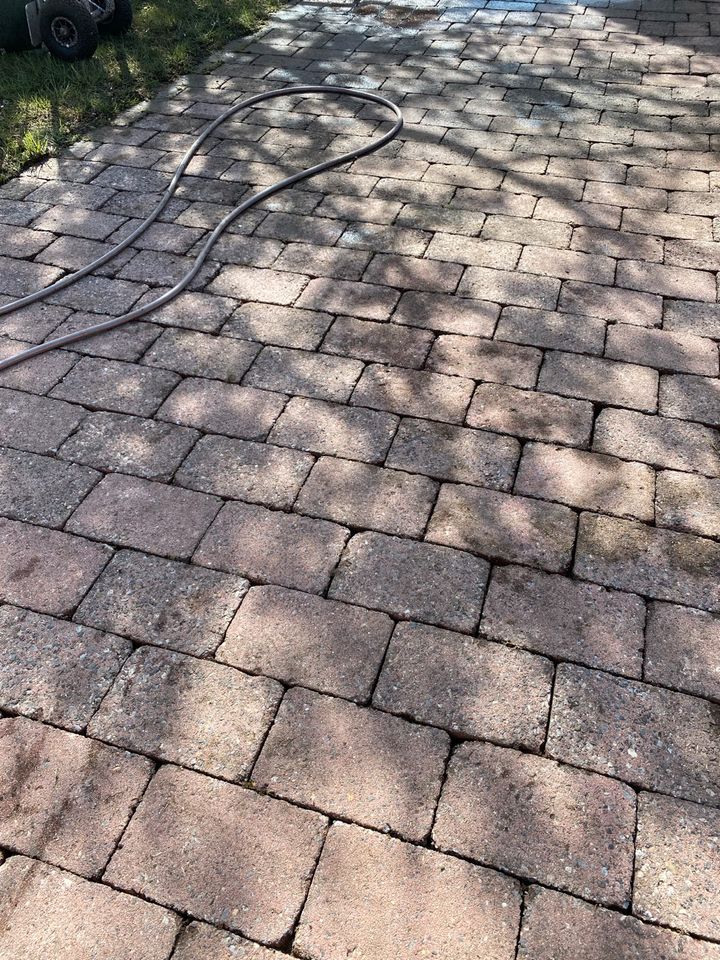 Stein-, Einfahrten-, Weg-, Terrassen-, Carportdachreinigung in Wonfurt