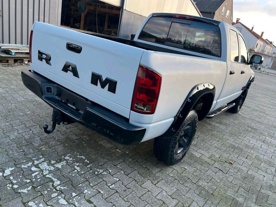 Dodge Ram 4,7l V8 in Erfurt