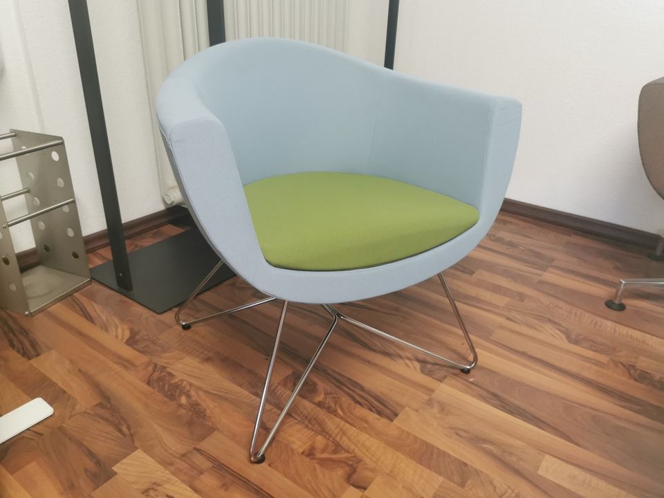 "Sorriso" Lounge Sessel blau/grün m. Filigrangestell Polstermöbel in Düsseldorf