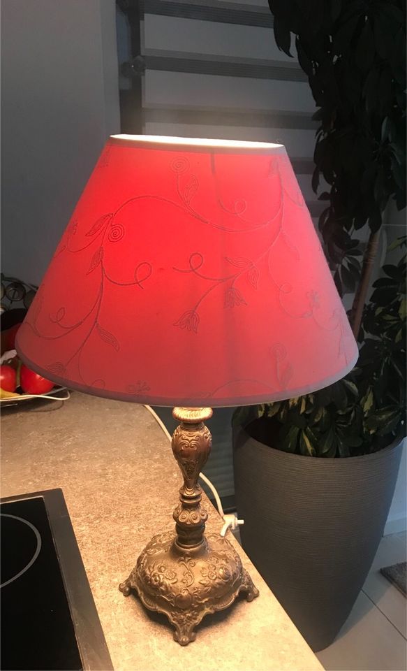 Laura Ashley Vintage Tischlampe mit Messingfuß in Mömbris