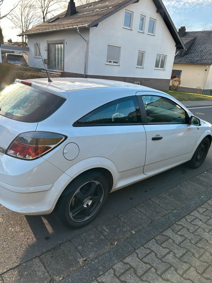 Opel Astra GTC in Simmern