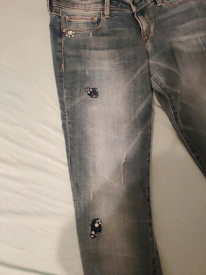 Guess Jeans neuwertig Gr. 29 in Uedem