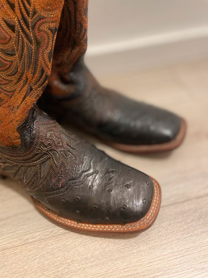 Cowboystiefel Lucchese in Werdohl