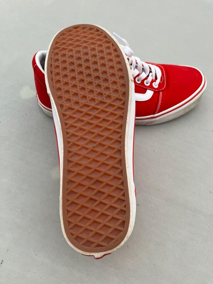 Vans Schuhe rot 43 in Viersen