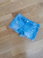 H&M Jeansshort Gr 146 größenverstellbar Short kurze Hose Sachsen-Anhalt - Leuna Vorschau