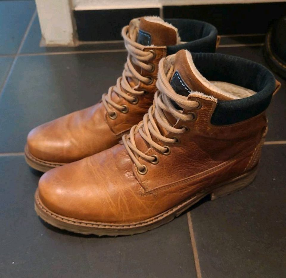 Brauner Lederstiefel Gr.41, leichte Fütterung, sehr gesplegt in Herten