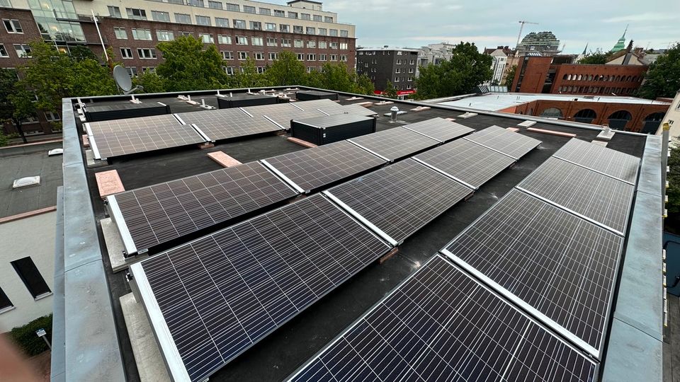 31 x Solara Xxcellent 330m60smart Photovoltaik Panels Solarmodule in Hamburg