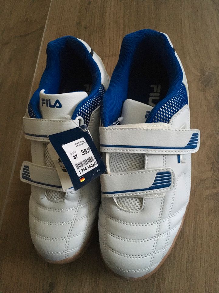 Turnschuhe/ Hallenschuhe Fila Gr. 37 in Düsseldorf