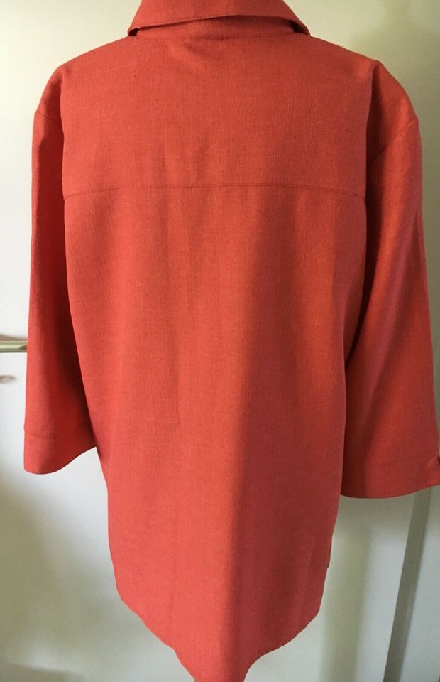 Schöne hummerfarbene, kurzärmelige Bluse von Barisal in Gr. 44 in Wentorf