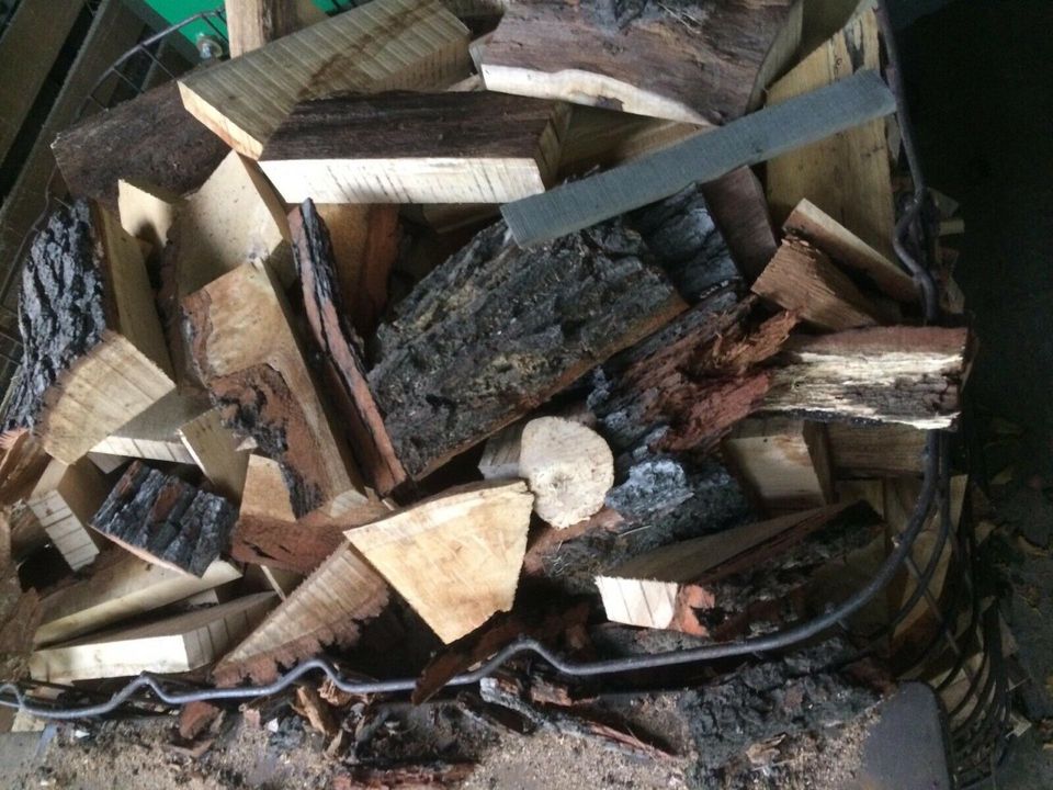 Brennholz Kaminholz Holz Eiche Kaminofen in Werl