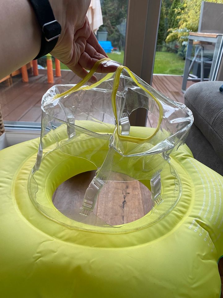 Schwimmring baby float mit Sitz (abnehmbar) in Berlin