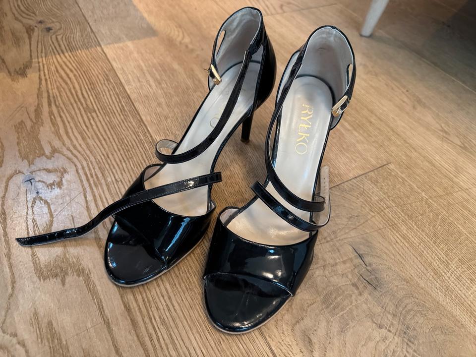 Sommerliche Sandalen RYLKO * Größe 42 * Top-Zustand * Versand in Hamburg